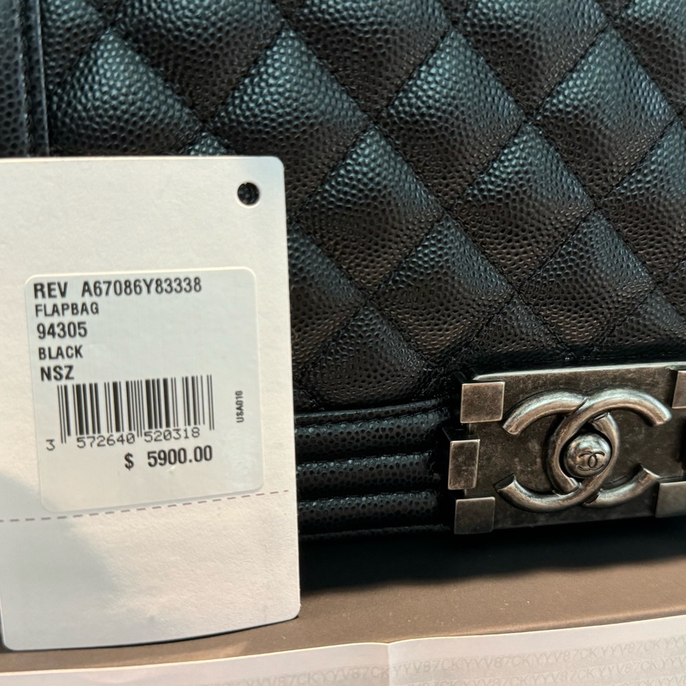 Chanel Boy Caviar Black Ruthenium - Picture 13 of 17